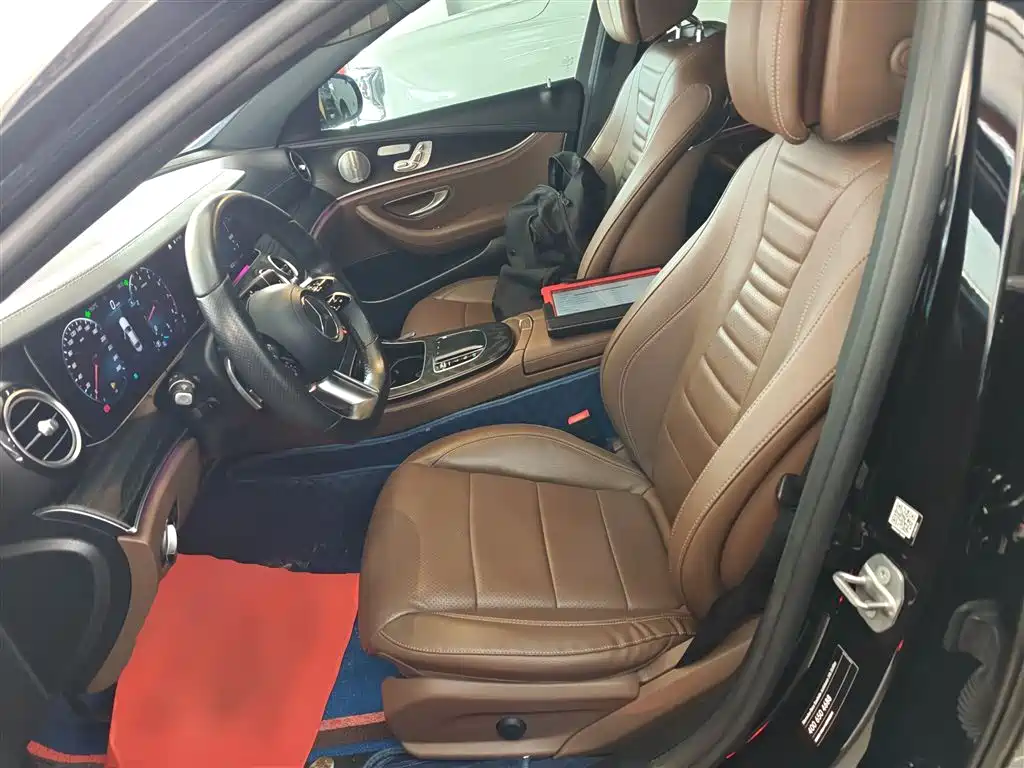 Mercedes-Benz E-Class 2020 — фото 15