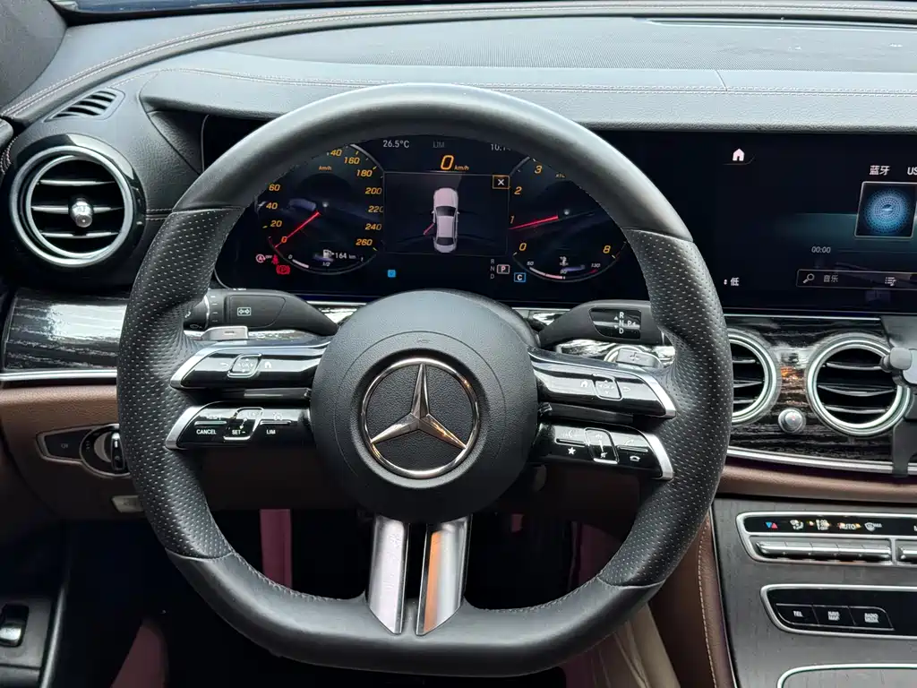 Mercedes-Benz E-Class 2021 — фото 21