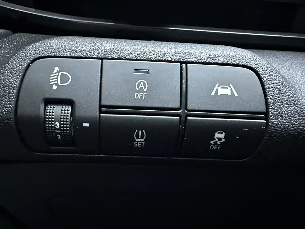 Hyundai Elantra 2022 — фото 16