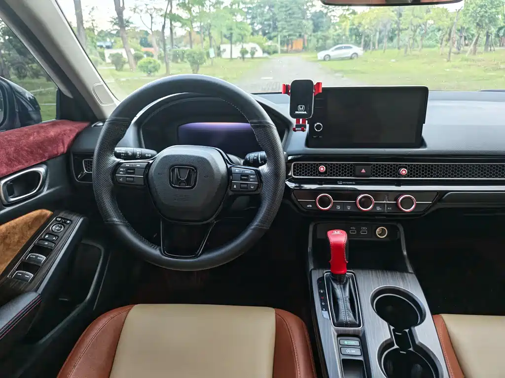 Honda Civic 2023 — фото 11