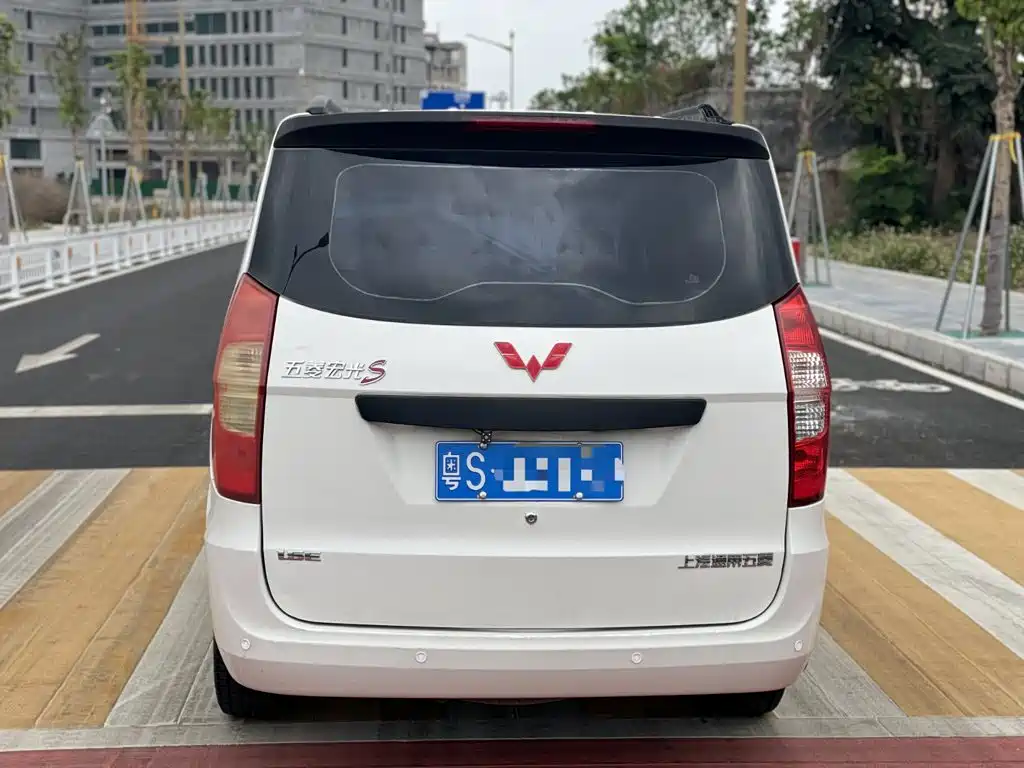 Wuling Hongguang 2018 — фото 14