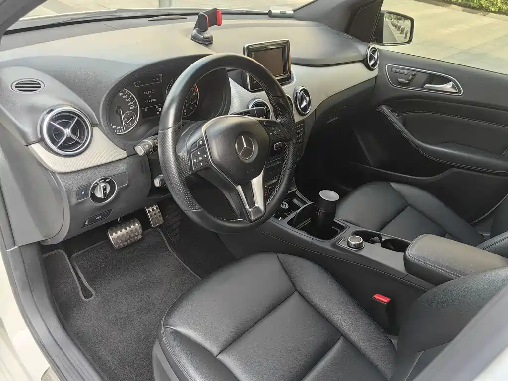Mercedes-Benz B-Class 2013 — фото 17
