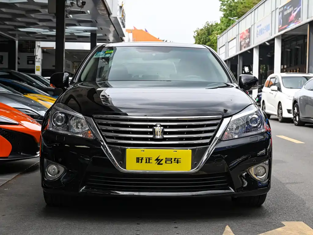 Toyota Crown 2014 — фото 2