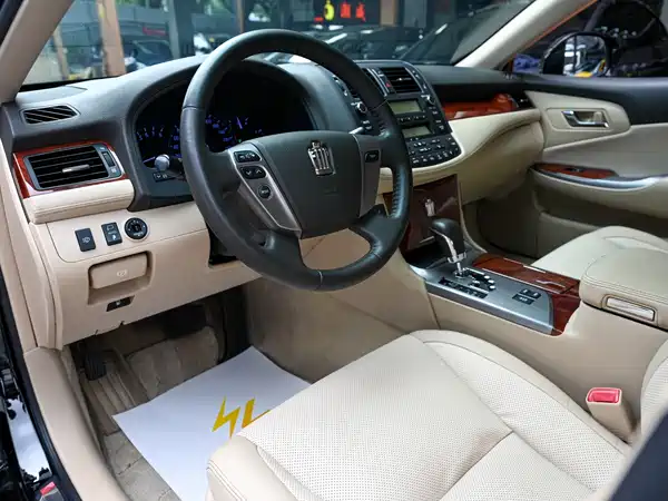 Toyota Crown 2014