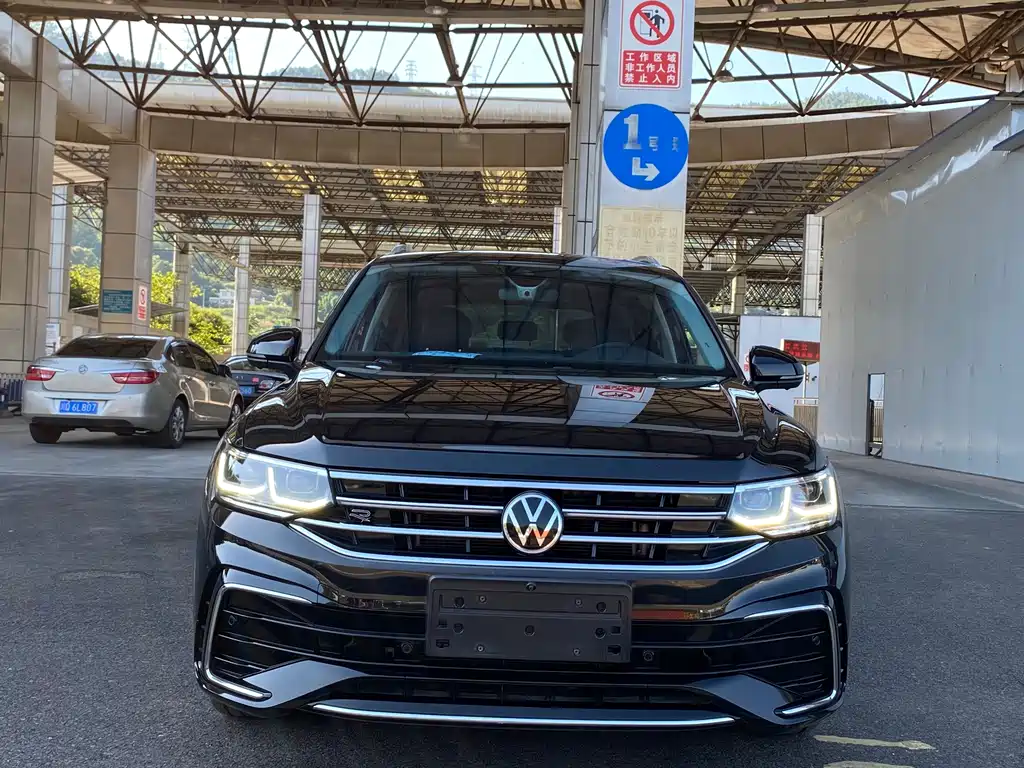 Volkswagen Tiguan L 2022
