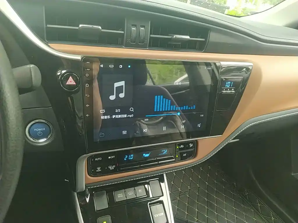 Toyota Corolla Dual Engine E+ 2020 — фото 13