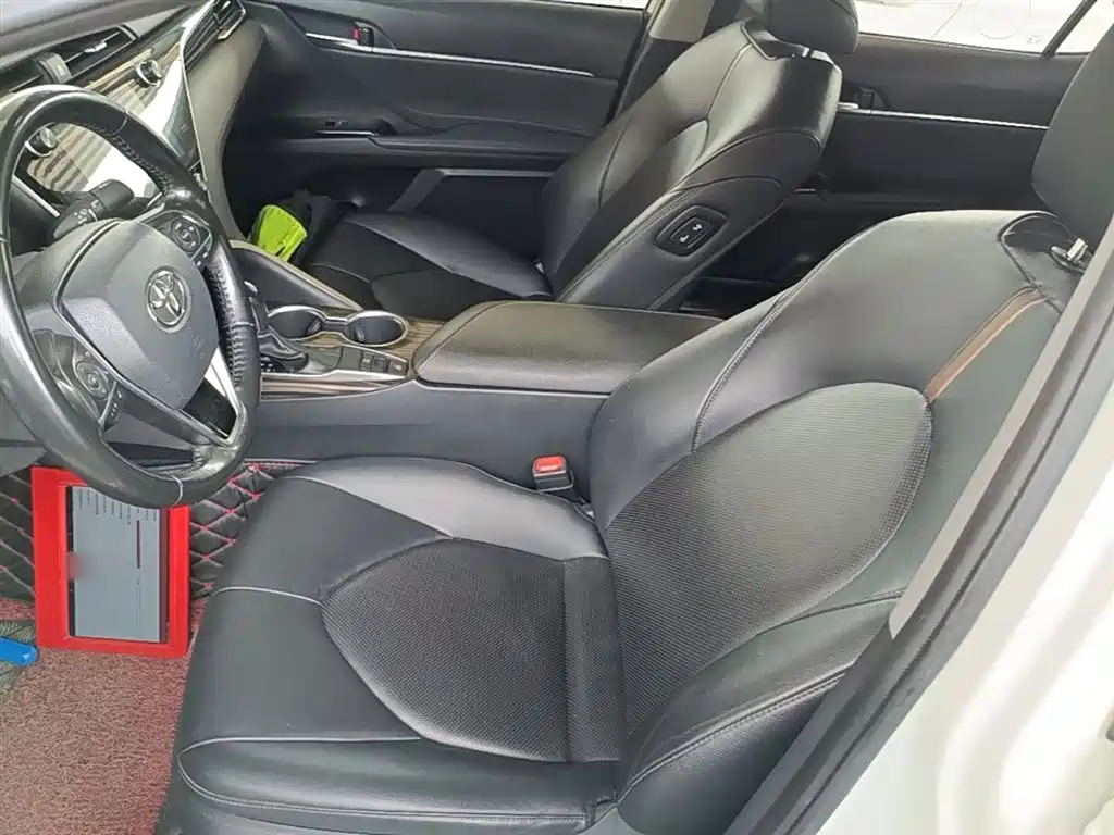 Toyota Camry 2019 — фото 15