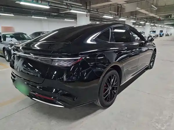 BYD Seal 07 DM-i 2025