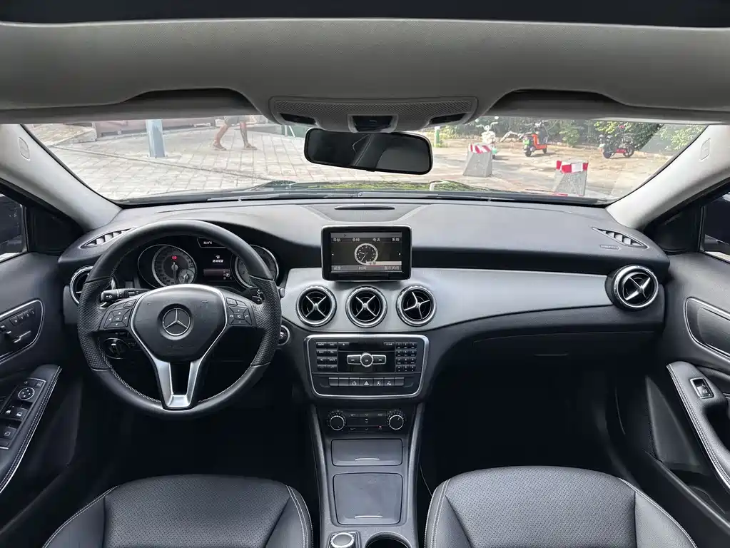 Mercedes-Benz GLA 2015 — фото 8
