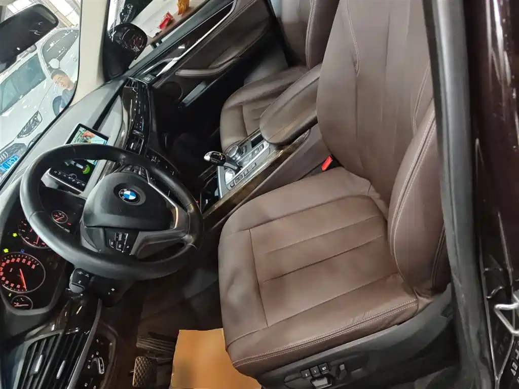 BMW X5 2017 — фото 9