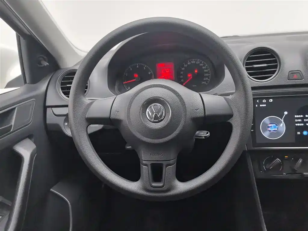 Volkswagen Jetta 2015 — фото 11
