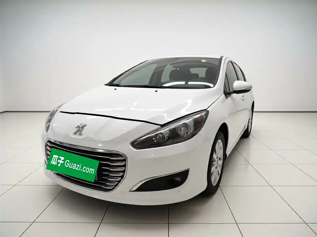 Peugeot 308 2015 — фото 1