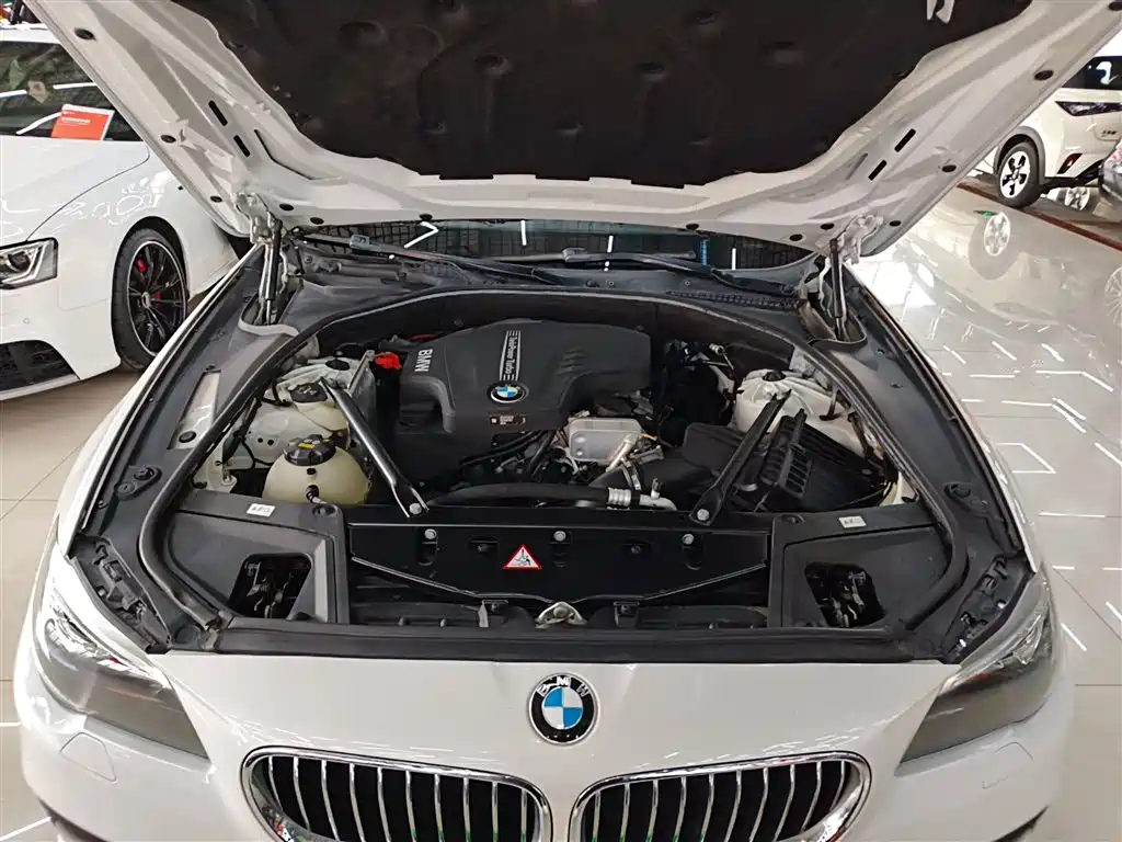 BMW 5 Series 2016 — фото 19