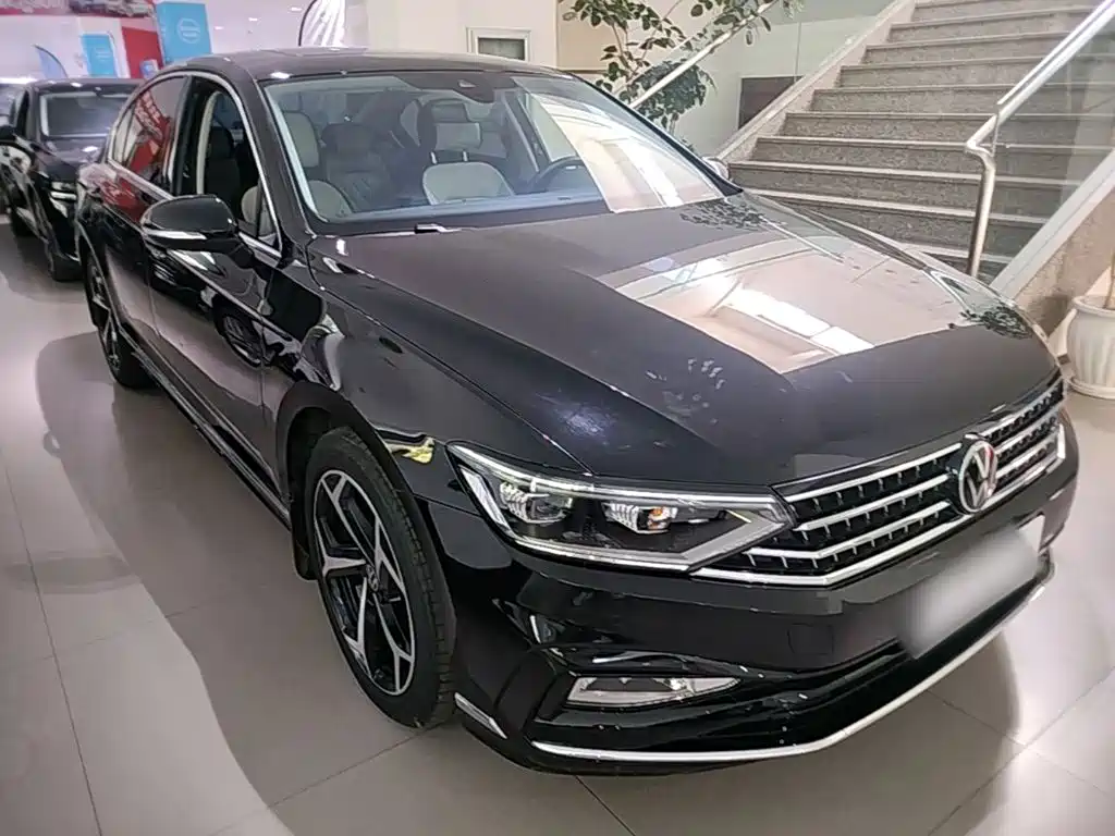Volkswagen Magotan 2025