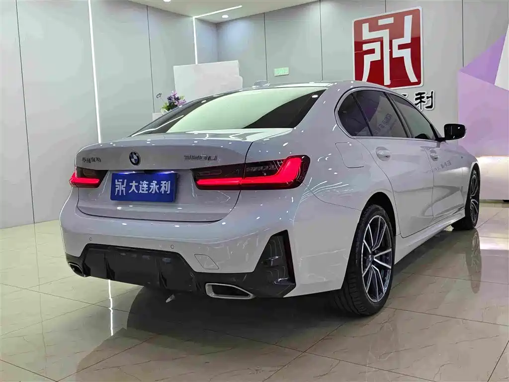 BMW 3 Series 2024