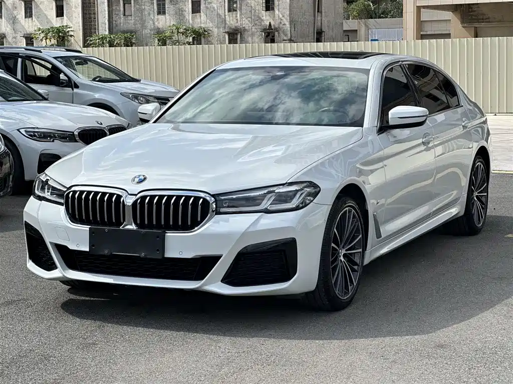 BMW 5 Series 2021 — фото 1