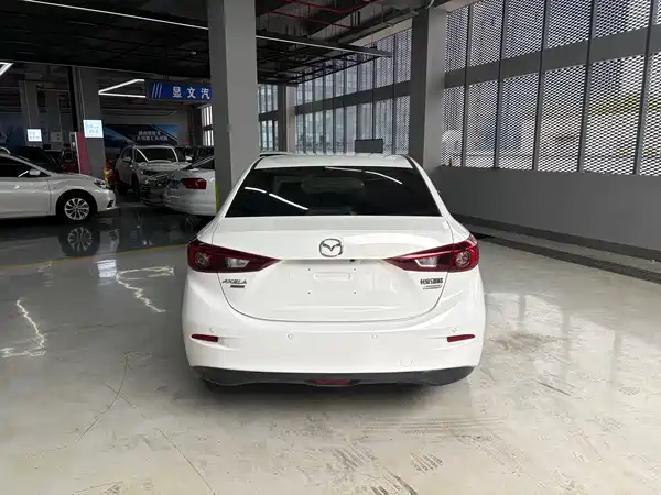 Mazda 3 Axela 2016