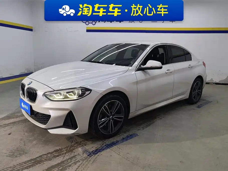BMW 1 Series 2021 — фото 1