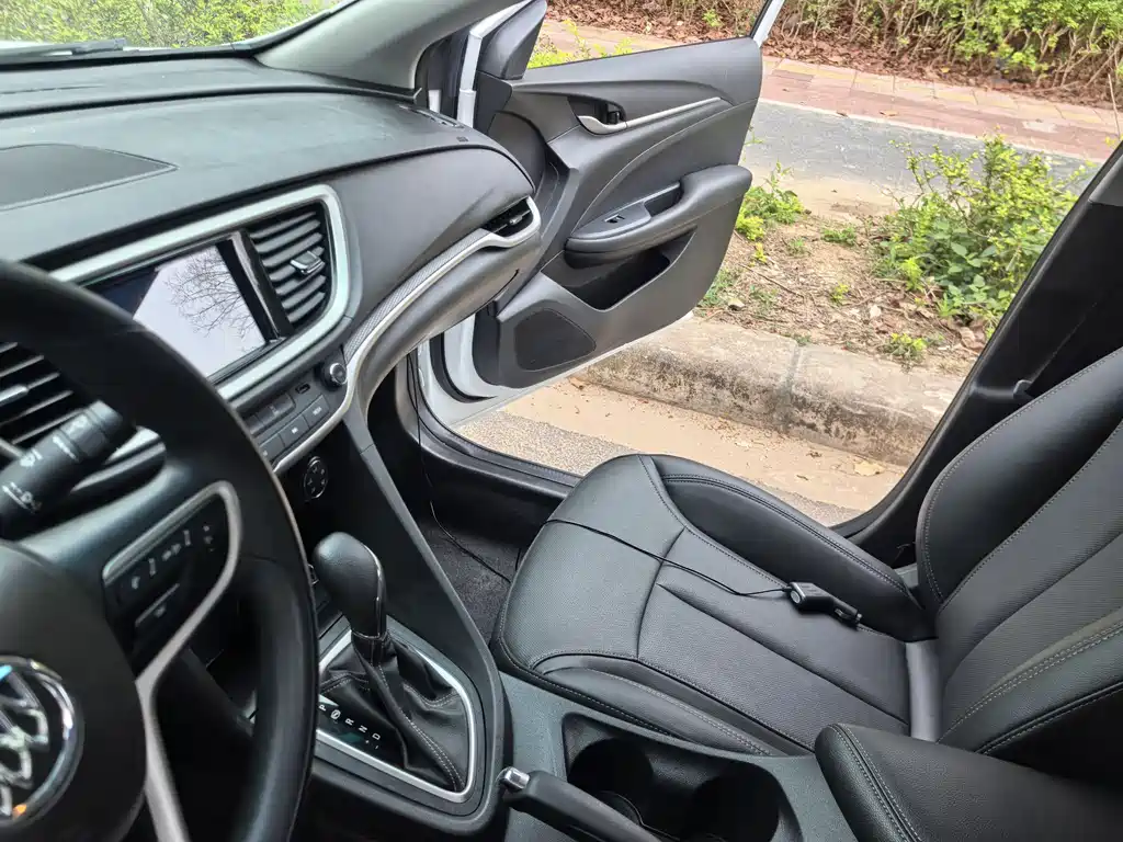 Buick Excelle 2022 — фото 11