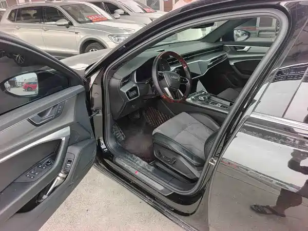 Audi A6L 2022
