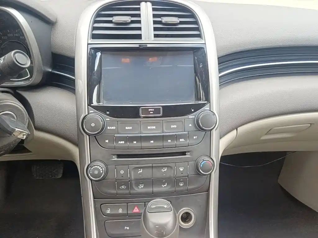 Chevrolet Malibu 2015 — фото 13