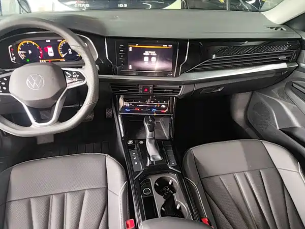 Volkswagen Passat 2024