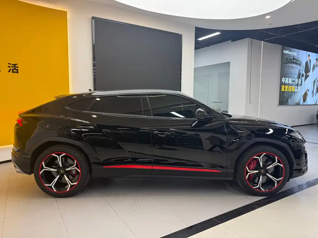 Lamborghini Urus 2022 — фото 4