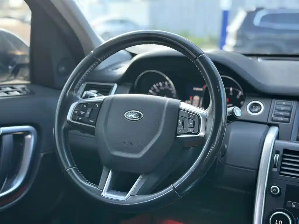 Land Rover Discovery Sport 2016 — фото 11