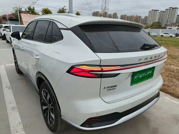 Roewe D5X DMH 2024