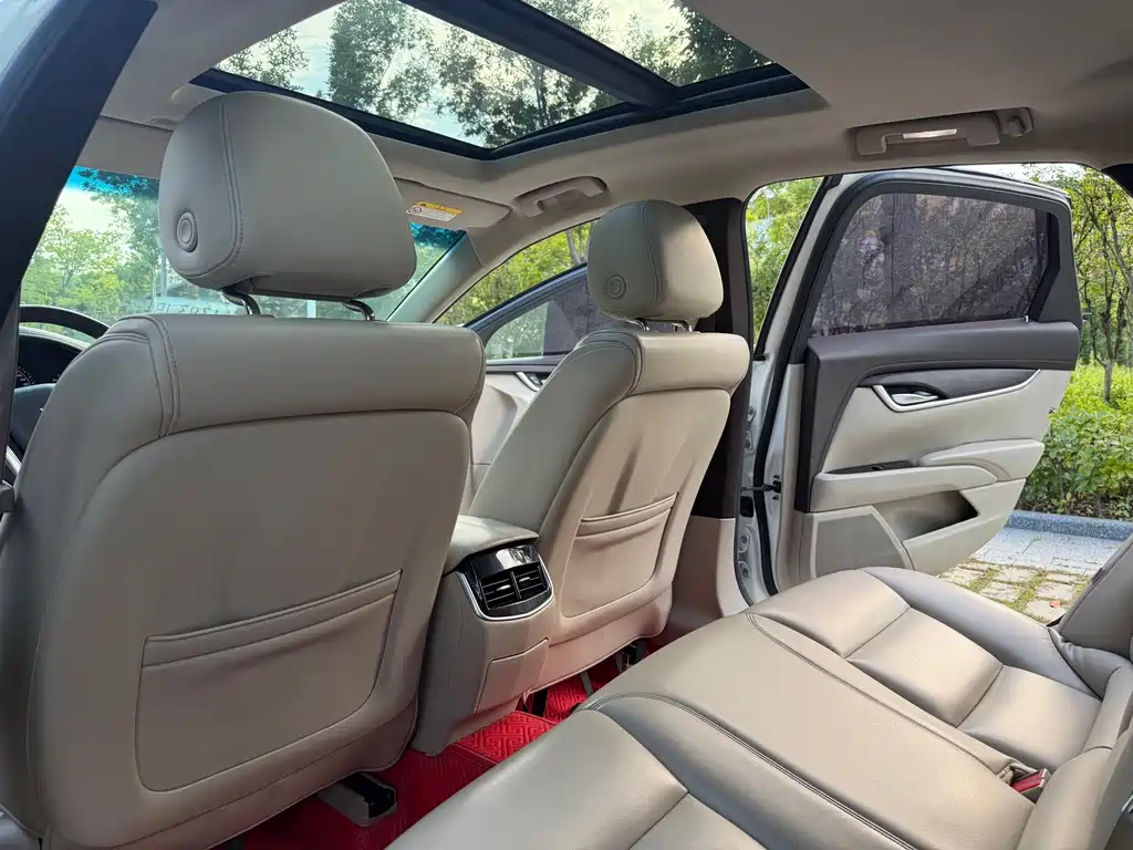 Cadillac XTS 2017 — фото 10