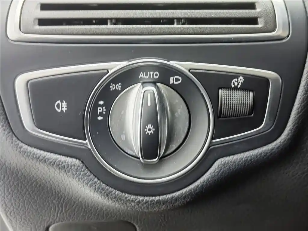 Mercedes-Benz C-Class 2021 — фото 21