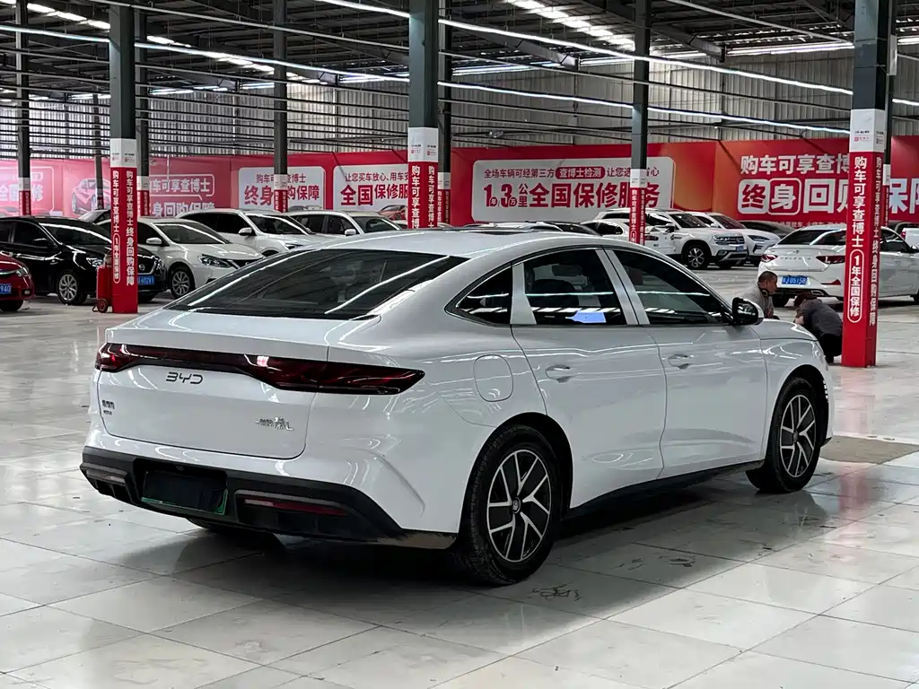 BYD Qin L 2025 — фото 17