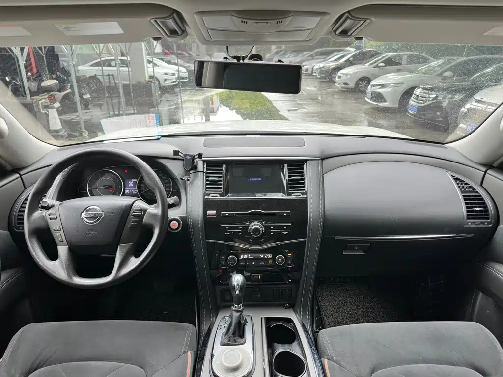Nissan Patrol 2017 — фото 13
