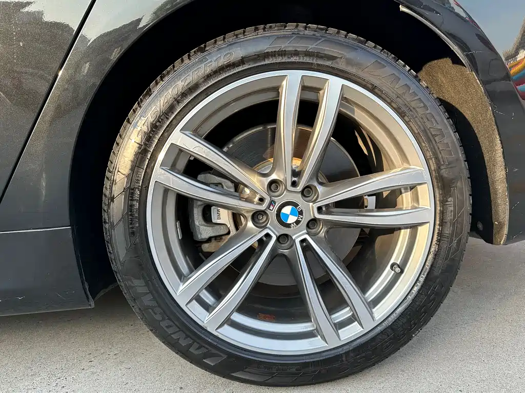BMW 7 Series 2018 — фото 18