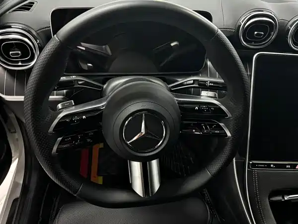 Mercedes-Benz C-Class 2024