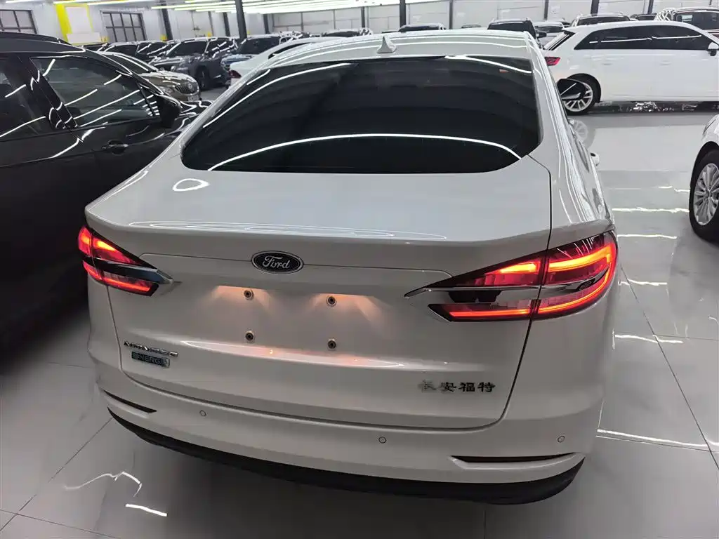 Ford Mondeo New Energy 2020 — фото 4
