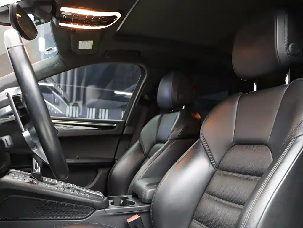 Porsche Macan 2015 — фото 19