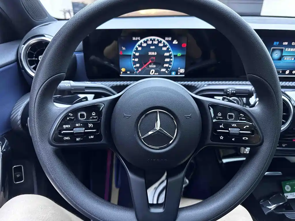 Mercedes-Benz A-Class 2023 — фото 18