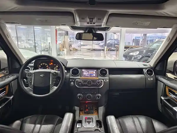 Land Rover Discovery 2015
