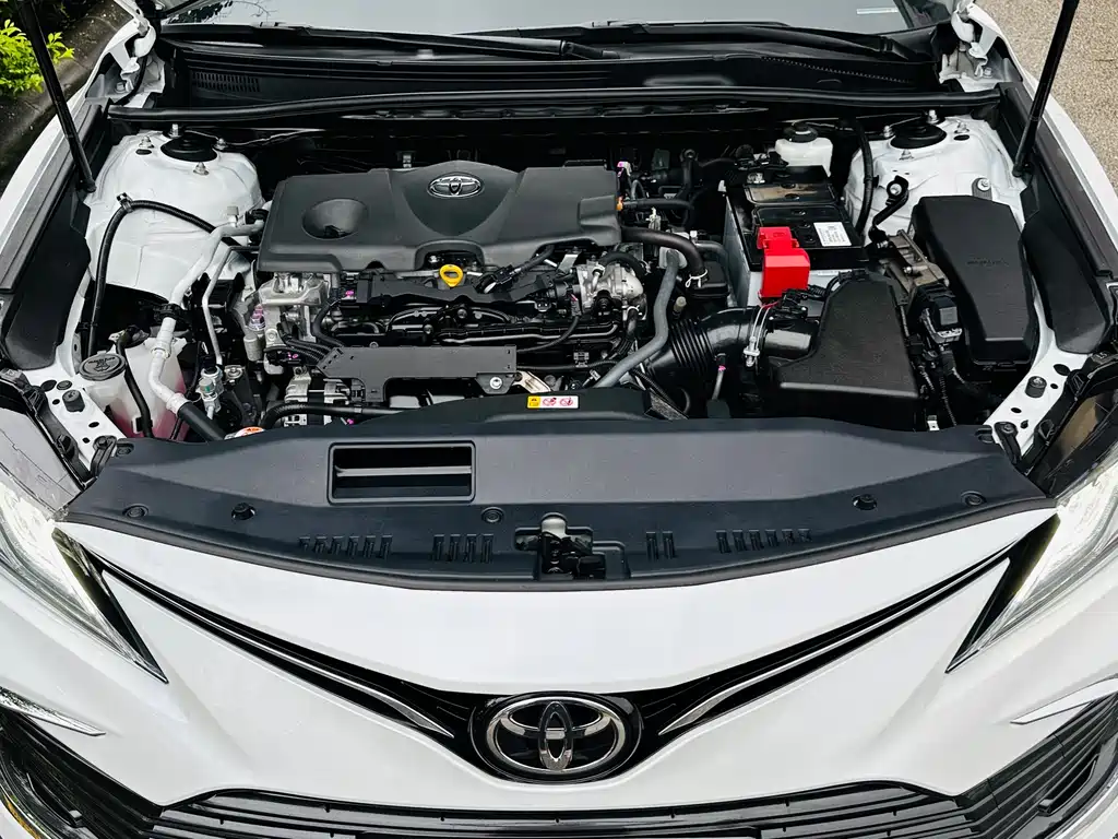 Toyota Camry 2022 — фото 12