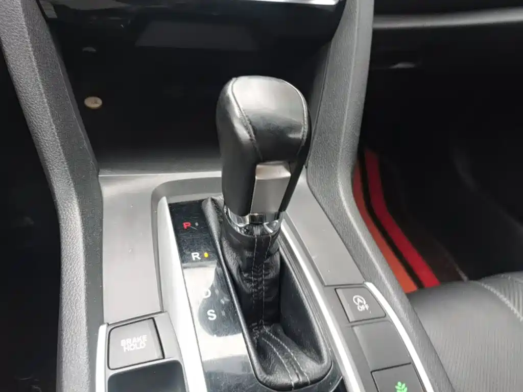 Honda Civic 2018 — фото 14
