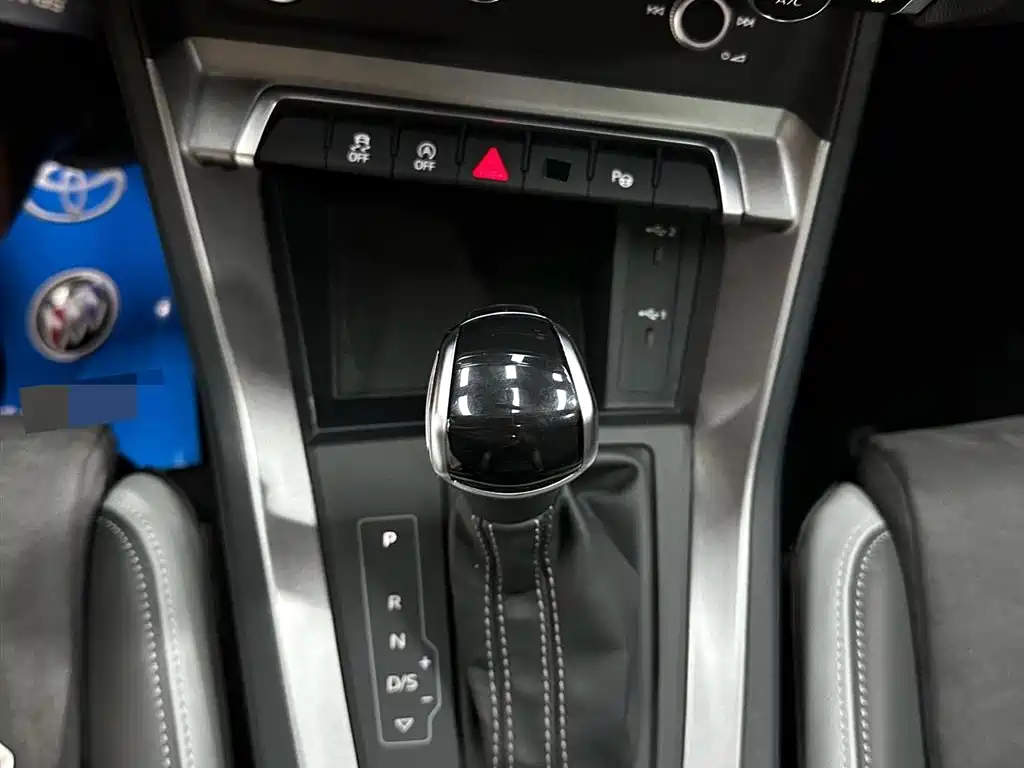 Audi Q3 2023 — фото 15