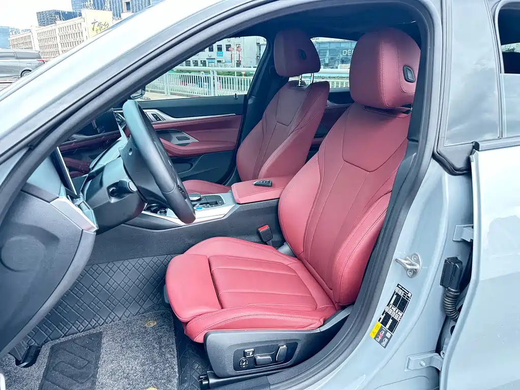 BMW i4 2025 — фото 10