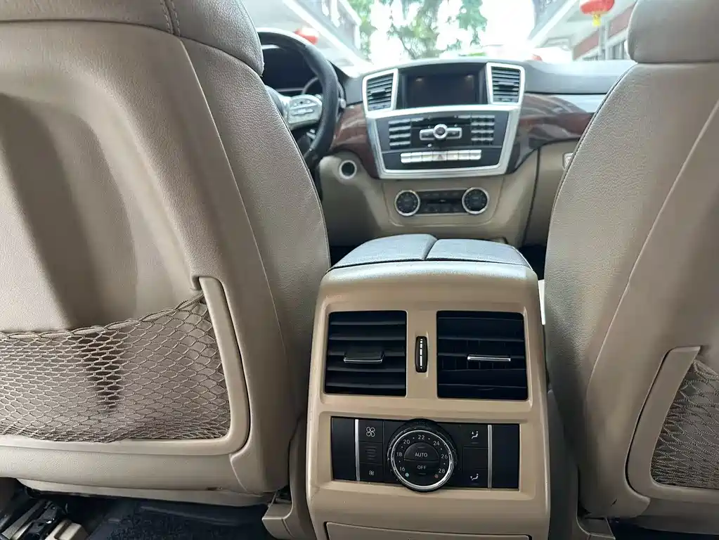 Mercedes-Benz M-Class 2012 — фото 16