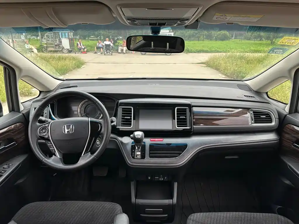 Honda Elysion 2018 — фото 11