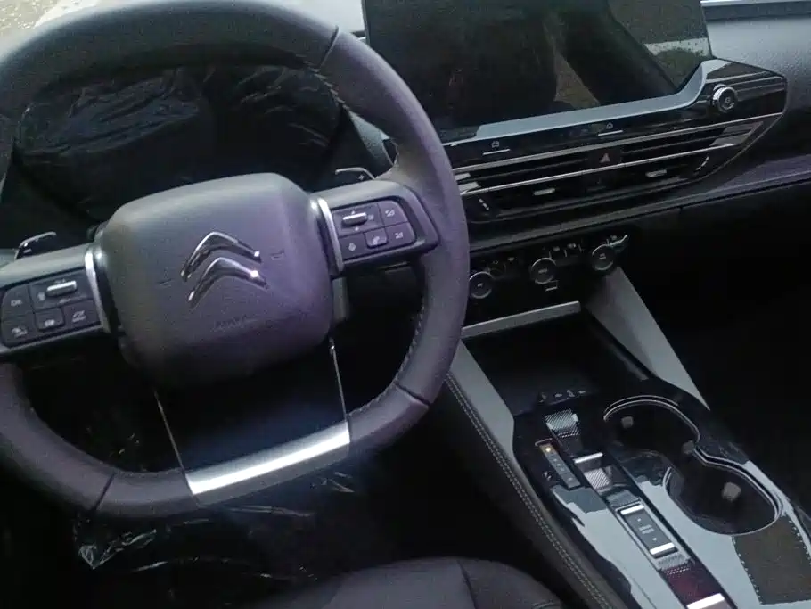 Citroën Versailles C5 X 2026 — фото 12