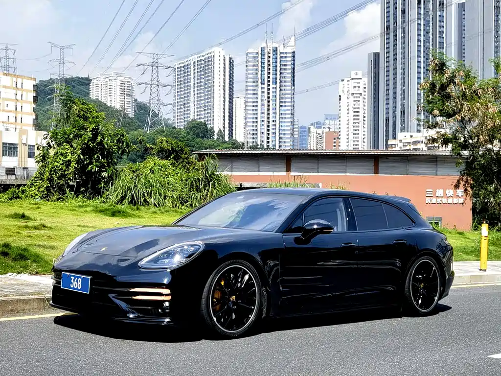 Porsche Panamera 2019 — фото 1