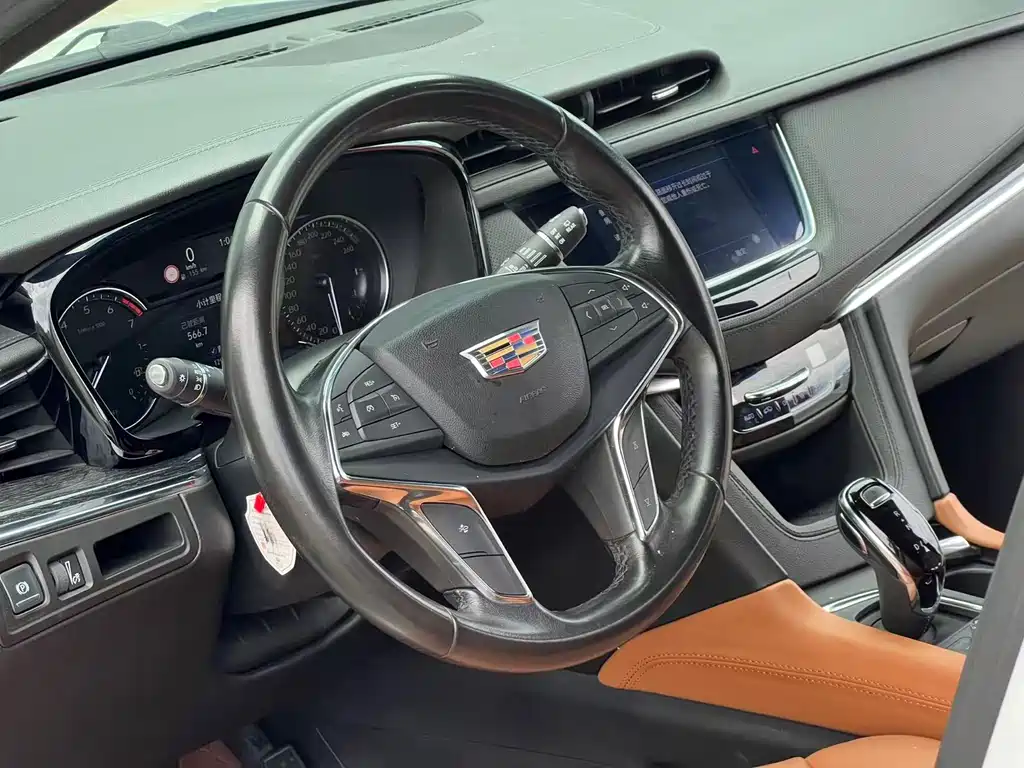 Cadillac XT5 2019 — фото 14