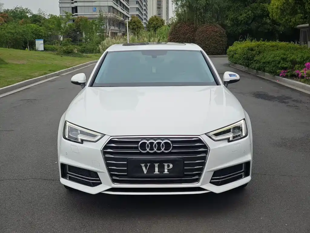Audi A4L 2019 — фото 2