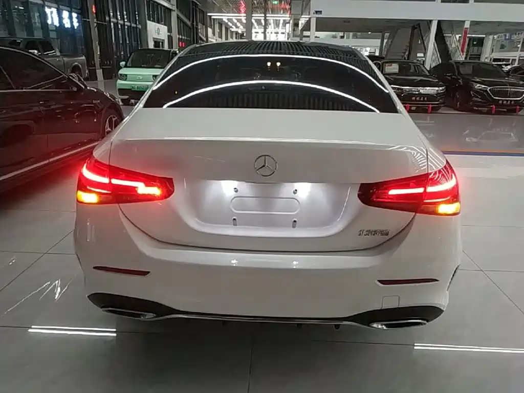 Mercedes-Benz A-Class 2023 — фото 6